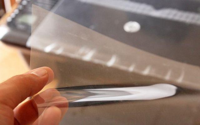 ¿Cómo imprimir en láminas de acetato con una impresora?