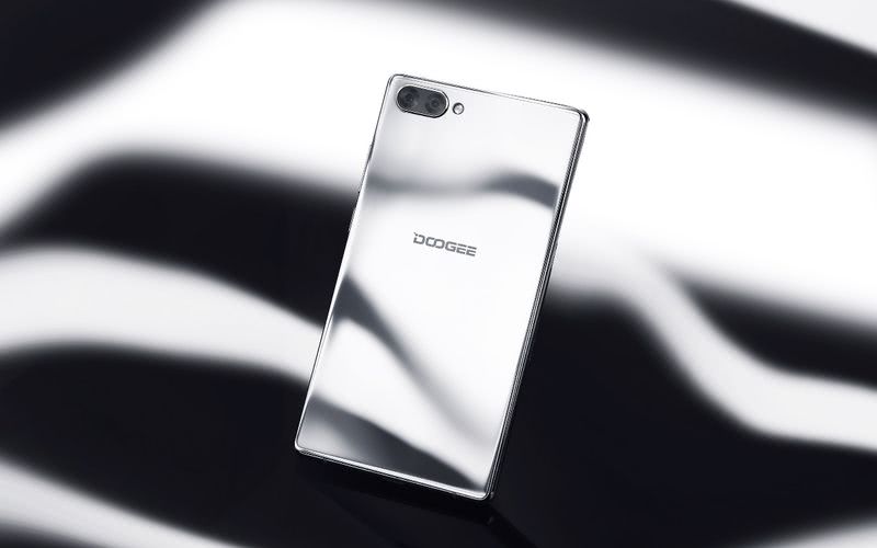 Doogee Mix en plata: teléfono de pantalla completa con cubierta de plata