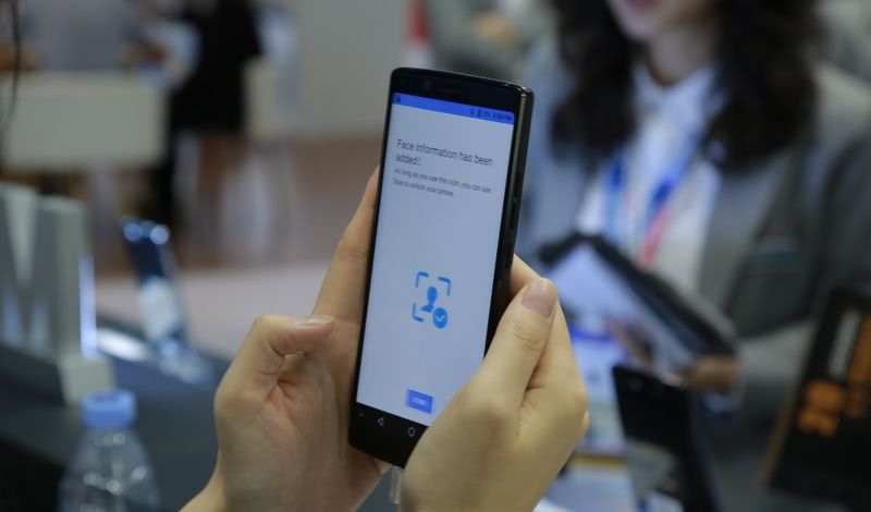 Soporte para la red 4G "SIM-less" en DOOGEE MIX y MIX 2